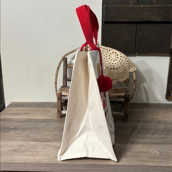 NWT SLEIGH HILL VINTAGE INSPIRED SANTA CANVAS TOTE BAG WITH POMPOM - Picture 4 of 9